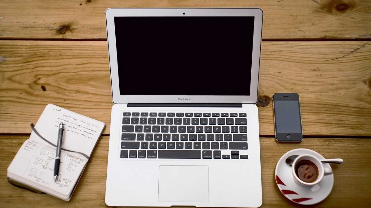 What Does a Footrest Do Under a Desk? 7 Key Benefits Explained