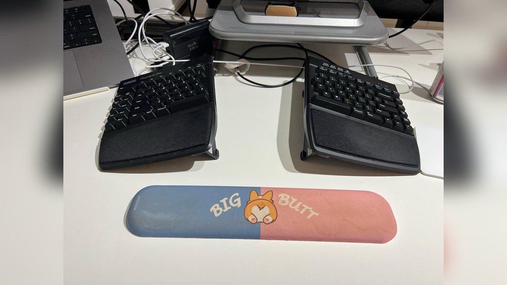 How To Clean Rubber Wrist Rest