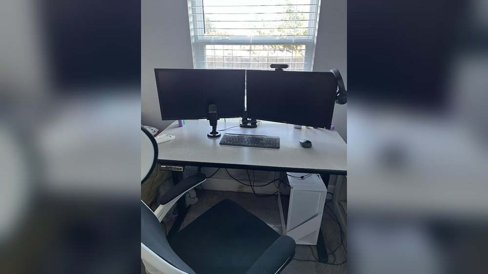 How To Prevent Dust On Desk