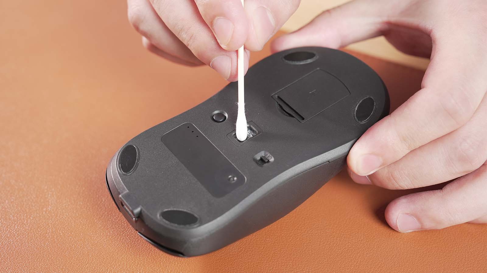 Optical Mouse Cleaning: Easy Steps for Peak Performance
