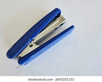 How to Clean Office Stapler: Quick and Easy Maintenance Tips