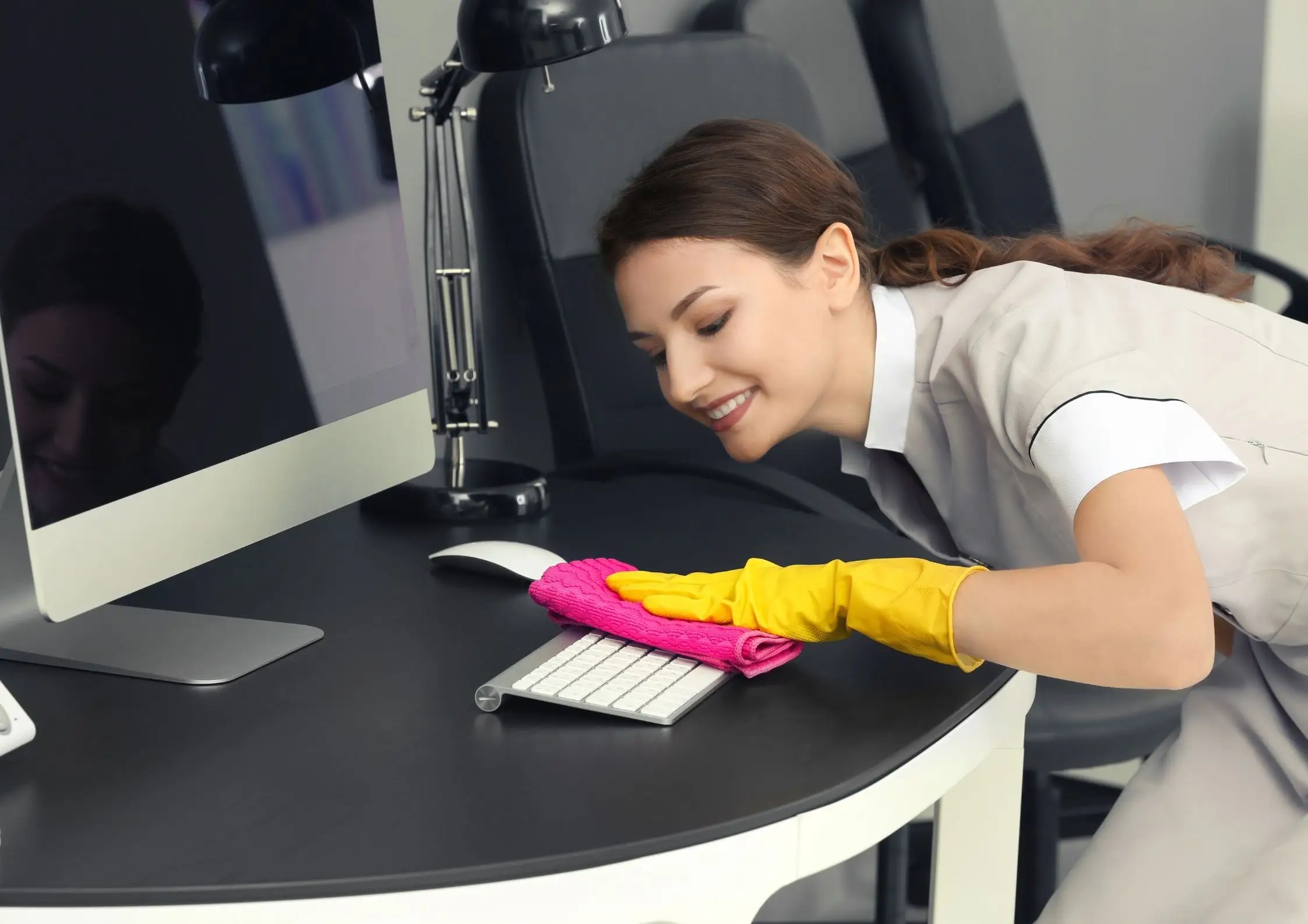 How to Prevent Dust on Desk: Top Tips for a Cleaner Workspace