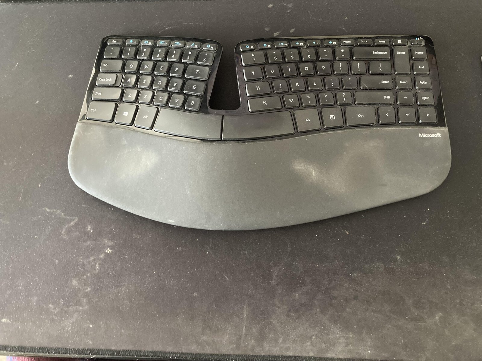 How to Clean Gel Wrist Rest: Easy Steps for a Fresh Desk